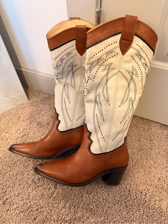 Frye Shoes - Frye Western Boots in Brown & Cream